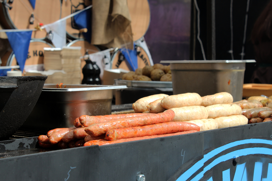 Ярмарка для метеоустойчивых: как прошло открытие гастрофестиваля на острове Канта (фото)