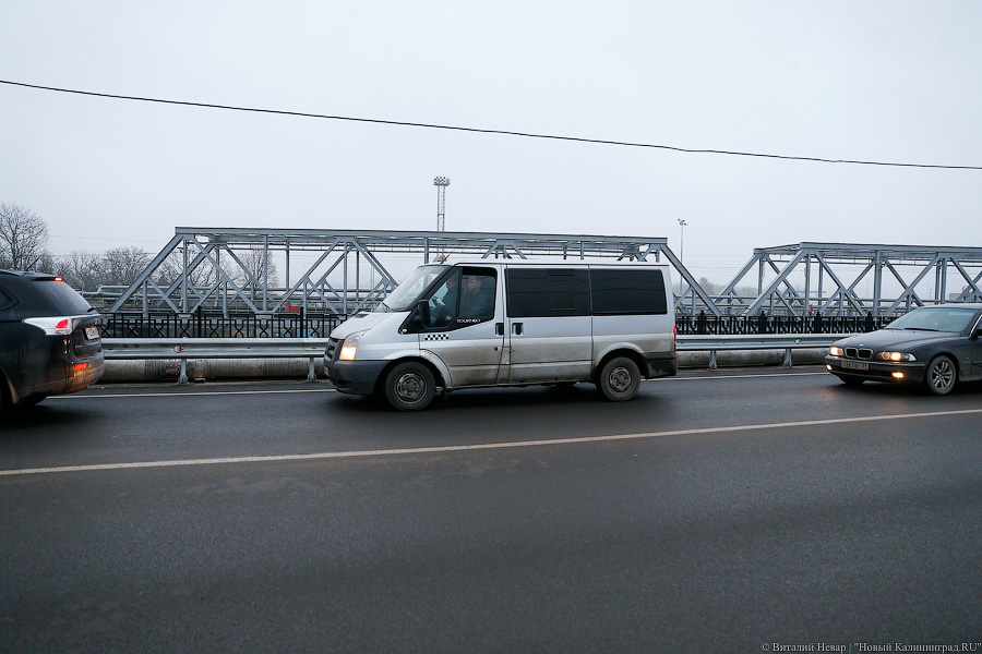 На Суворова без перемен: как «едет» мост через неделю после открытия 