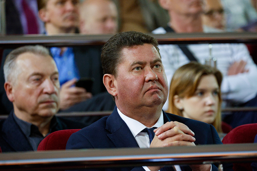 «Гранд-концерт» для солистов с оркестром: как отчитывались главы Калининграда (фото)