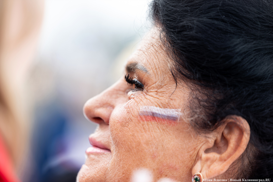 Триколор объединяет: как Калининград отметил День Государственного флага 