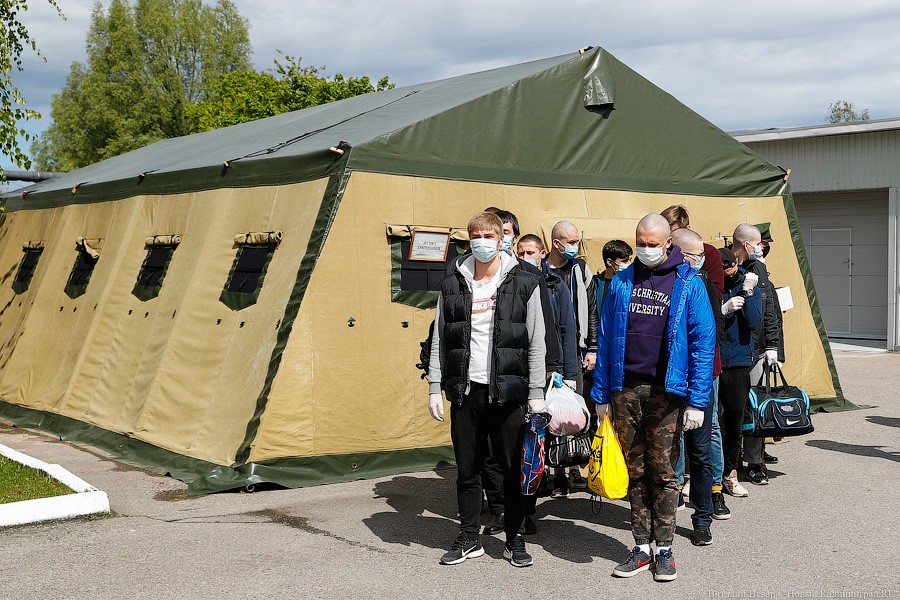 Масочный призыв: Балтфлот отправил первую команду новобранцев в воинские части