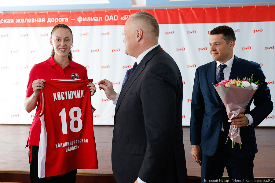 Смена машинистов: калининградский «Локомотив» представил новых тренера и капитана (фото)