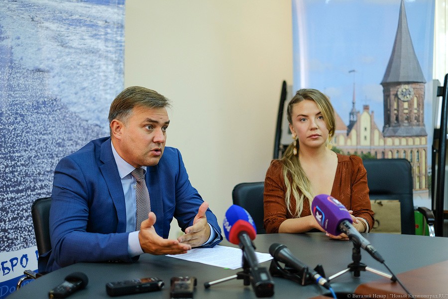 Министр по культуре и туризму Калининградской области Андрей Ермак и глава «Фестивальной дирекции» Ольга Каверзина. Виталий Невар / Новый Калининград