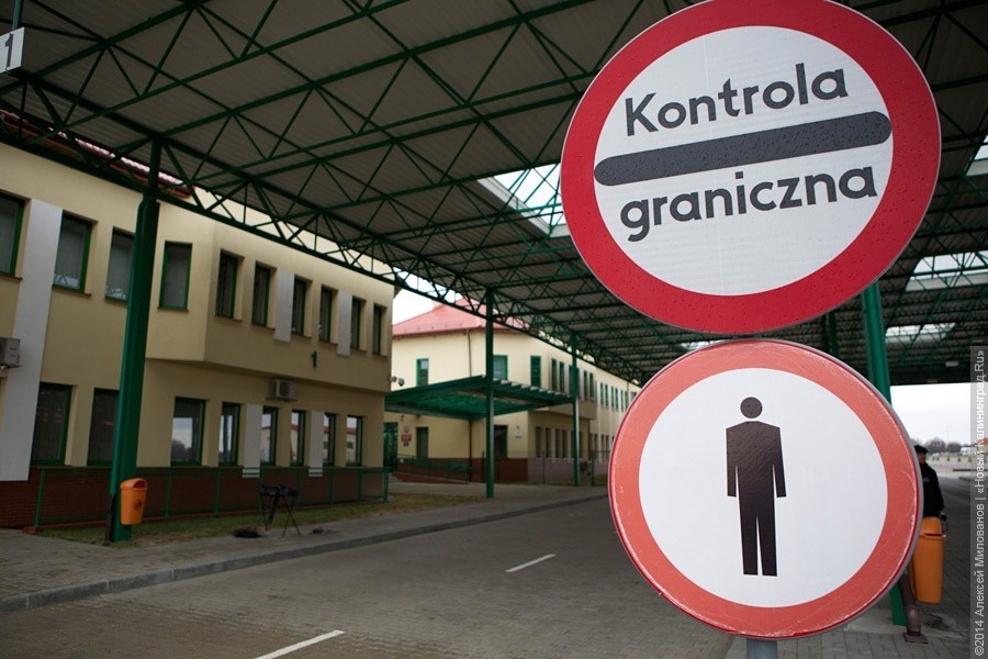 Пьяный водитель автобуса спрятался от польских пограничников в туалете