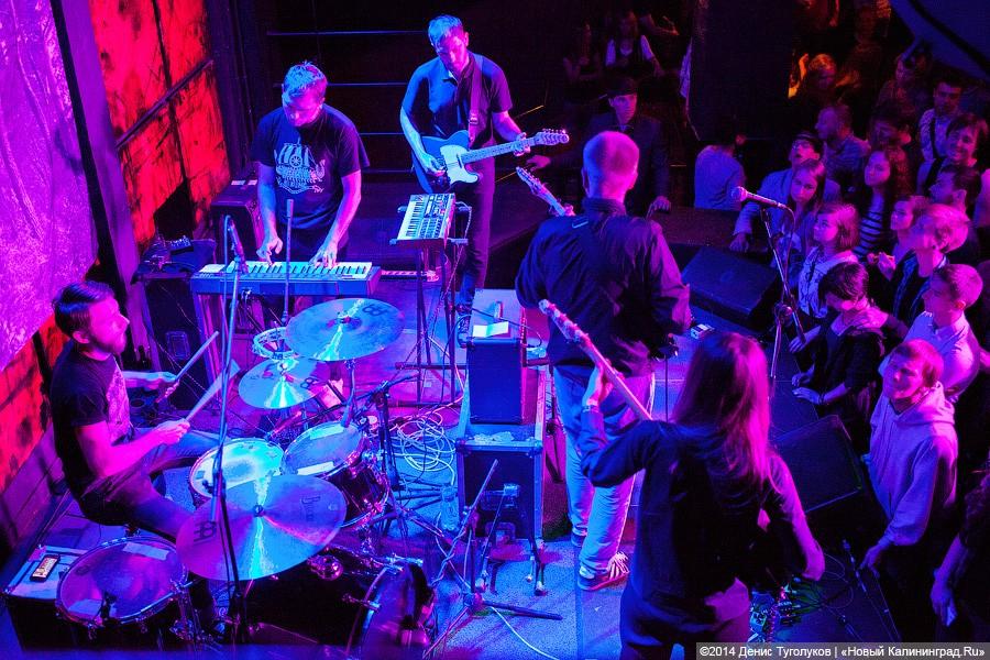 Все песни одинаковые: ростовчане «Motorama» мрачно отыграли на «Вагонке»