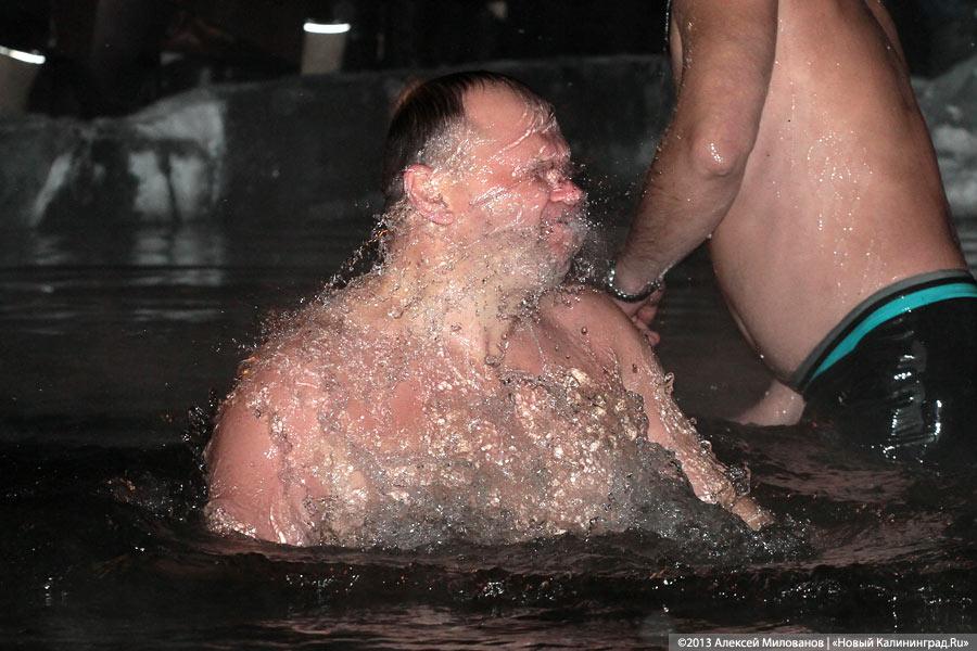 «Господь в лице губернатора»: крещенские купания в Черняховске