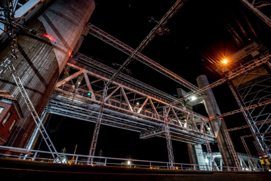 Первый этап подъёма пролёта ж/д моста через Преголю завершили