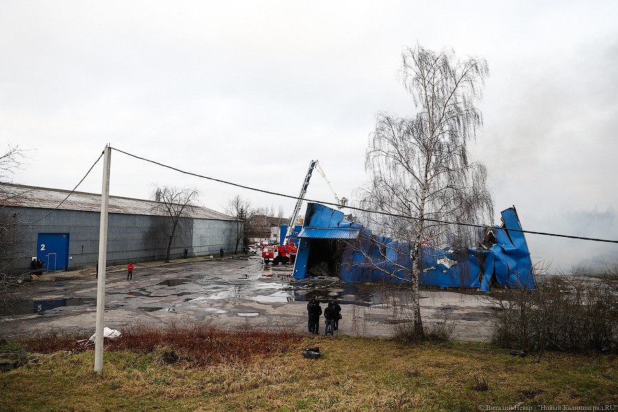 Огненное утро: как калининградские пожарные спасали винный склад