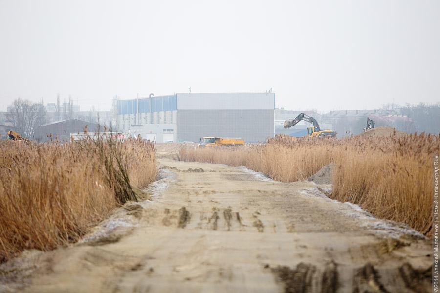 «МАН» бежит, земля дрожит: что происходит с дорогой к строящемуся стадиону на Острове