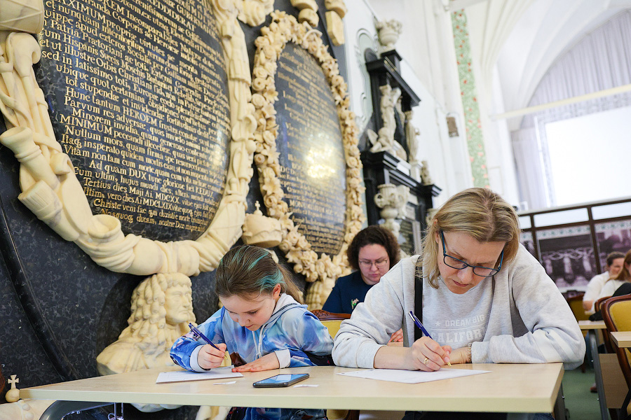 Тотальный собор: как калининградцы проверяли знание русского языка (фото)