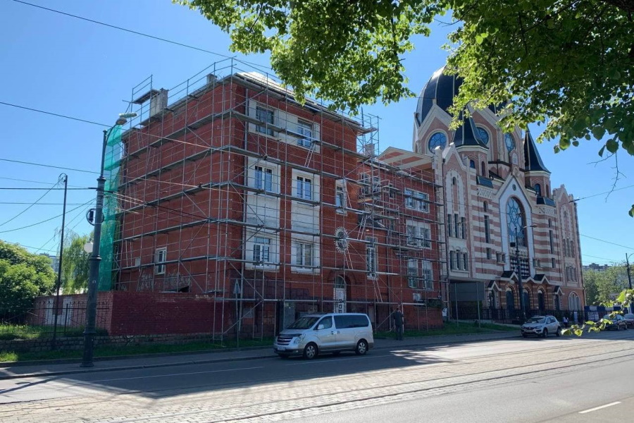 В Калининграде готовят к ремонту здание бывшего сиротского приюта на Острове (фото)