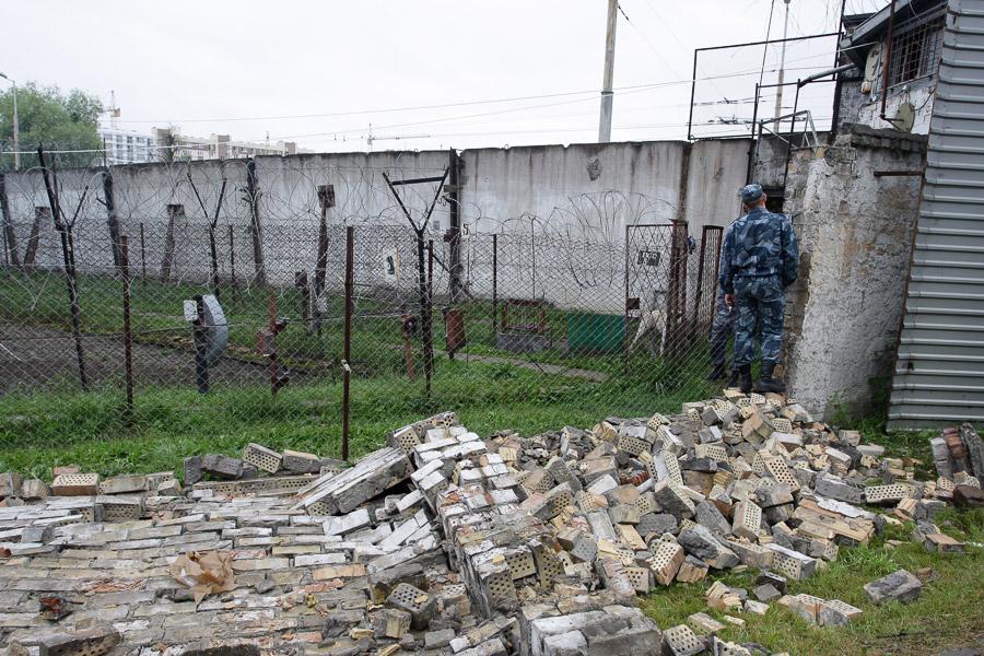 УФСИН: в колонии № 9 идет плановый ремонт ограждения (фото)