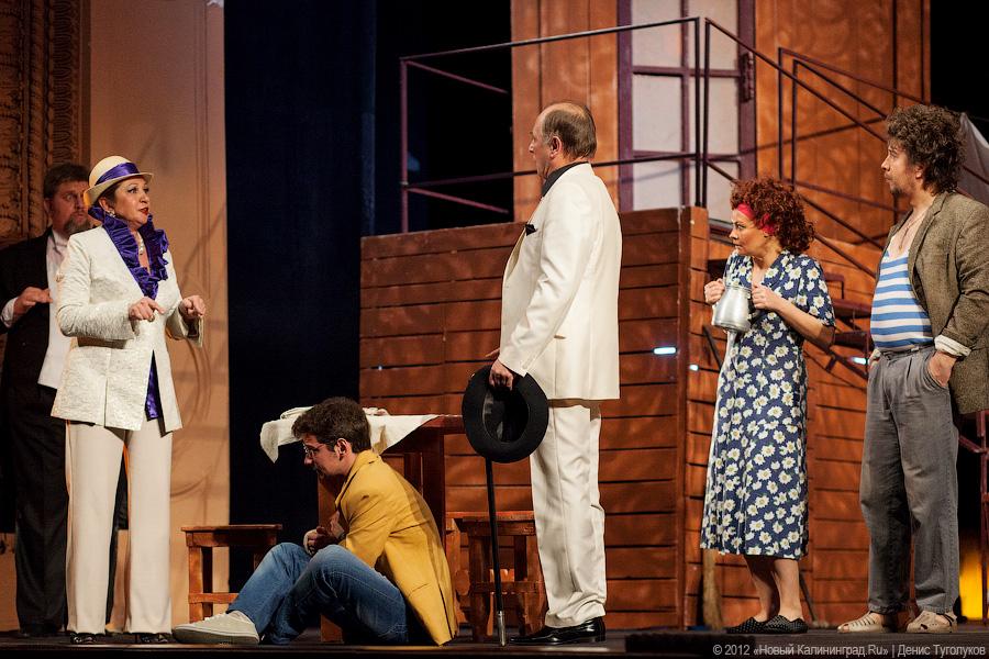 «Светская жизнь драматического театра»: фоторепортаж с репетиции спектакля