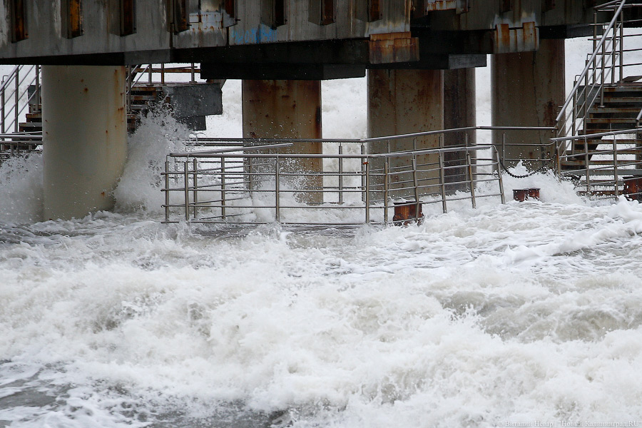 У моря погода: как Зеленоградское побережье переживает шторм