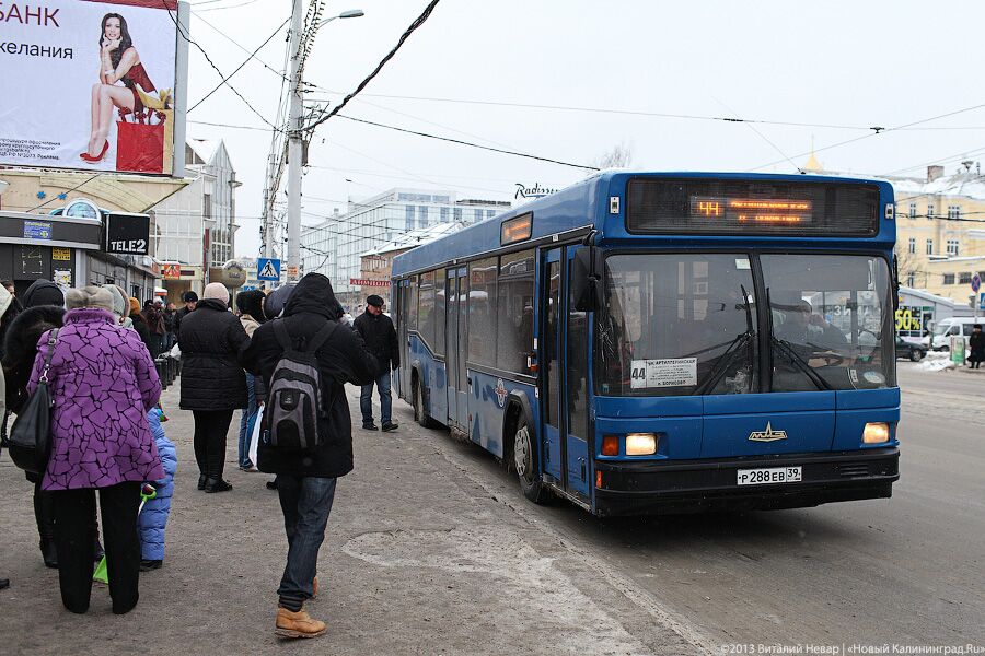 Россияне считают, что престижнее всего быть политиком, но доверяют больше рабочим