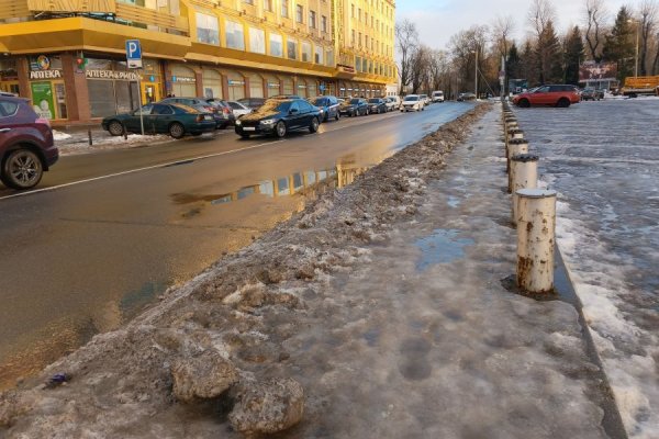 «Это просто ужас»: Алиханов признал проблемы с уборкой тротуаров в Калининграде (фото)