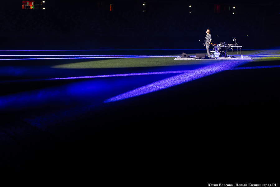 «Звуковая скульптура»: на стадионе «Калининград» устроили саунд-арт-концерт