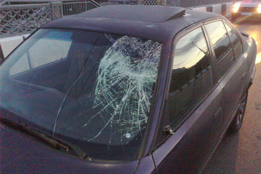 В Калининграде ночью автомобиль сбил насмерть пьяного на первой эстакаде (фото)