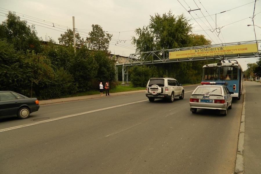 В Калининграде из-за резкого торможения пассажирка троллейбуса сломала ногу (фото)