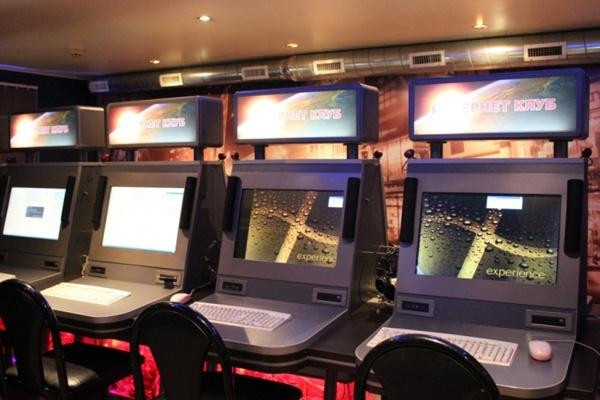 Начальник полиции Калининградской области посетил клуб с подпольным казино (фото)