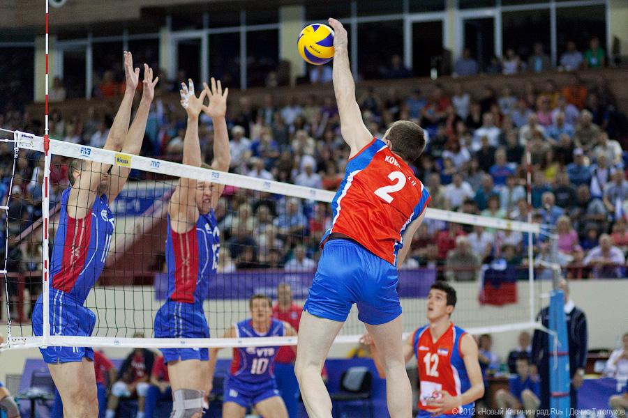 «Призрак успеха»: фоторепортаж с волейбольного матча «Россия — Сербия»