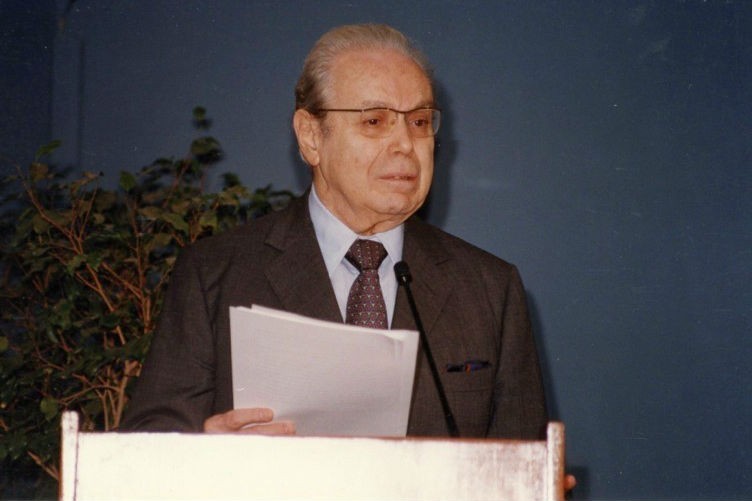 Бывший генсек ООН Перес де Куэльяр умер в возрасте 100 лет