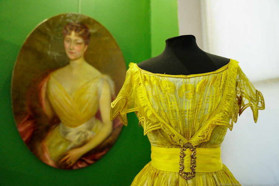 Тонкие материи и тюремная соломка: в Музее искусств открывается выставка Александра Васильева