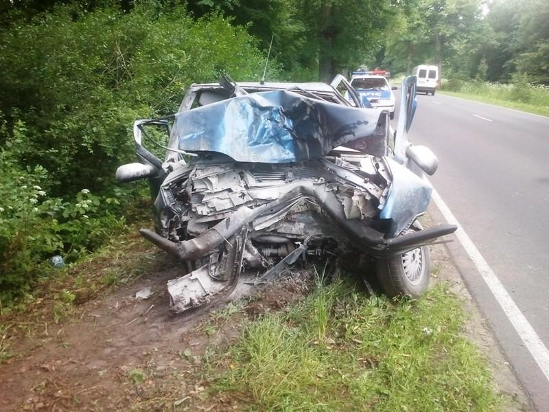 Под Мамоново «Рено» врезался в дерево, пострадал 23-летний водитель (фото)