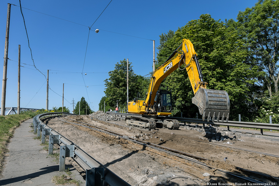 Останется с одним тротуаром: в Калининграде до августа закрыли мост на Суворова (фото)