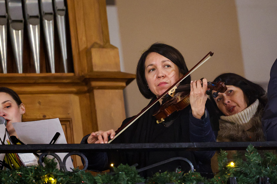 «Тихий крошечный Христос»: калининградские католики встретили Рождество (фото)
