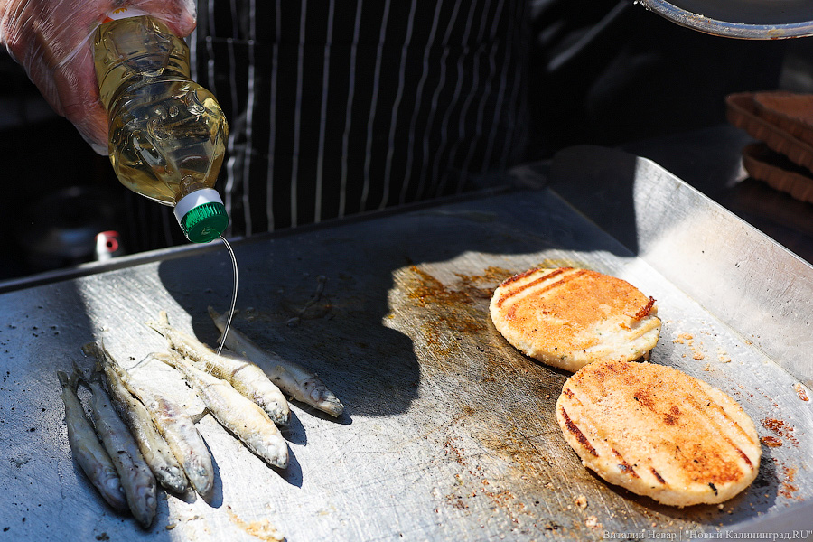 Рыжая заря и бульбачка: День селёдки вернулся в Калининград (фото)