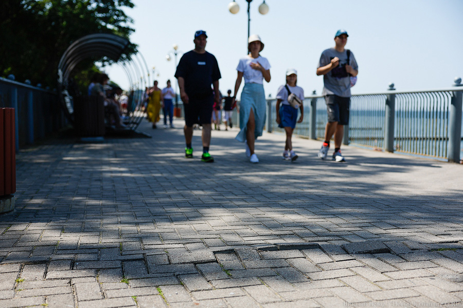Забор поставили, люди остались: в Светлогорске перекрыли часть променада и пляжа (фото)