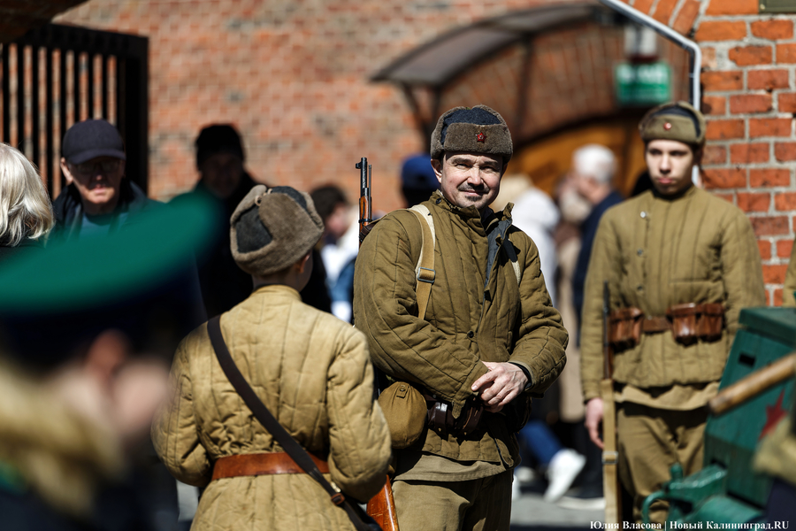 Знамя над бастионом: в Калининграде прошла реконструкция взятия башни Дона (фото)
