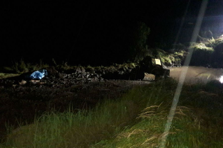 В поле под Ладушкином пьяный водитель перевернул авто, погиб пассажир (фото)