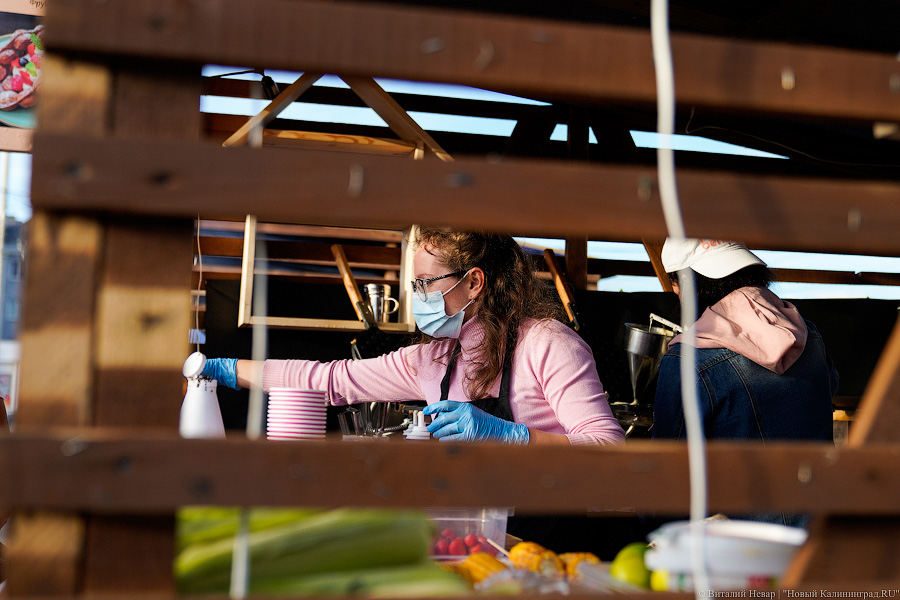 Взять в руку и есть: у Дома Советов прошел городской пикник Kaliningrad Street Food