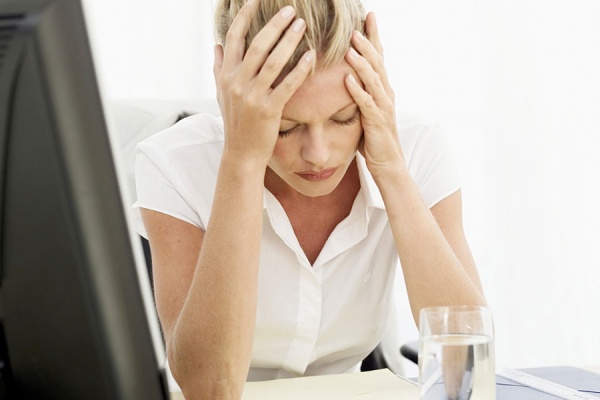 Мануальный терапевт «МедПрофи»: почему в офисе часто болит голова?