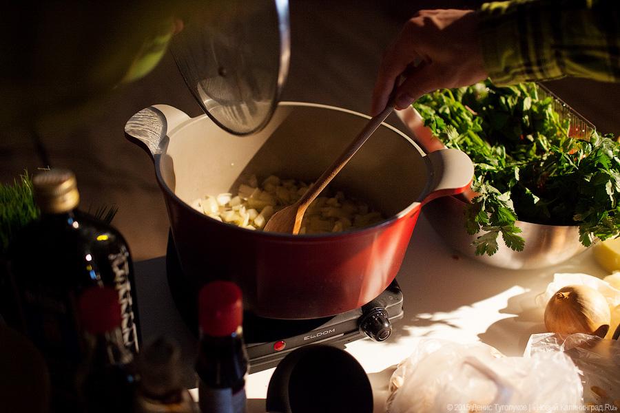 Суп с горошком и «янтарные» роллы:  «International lunch» в «Воротах»