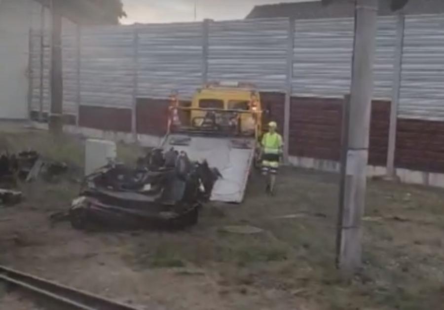 В Литве столкнулись поезд Москва-Калининград и автомобиль, двое погибли (видео)