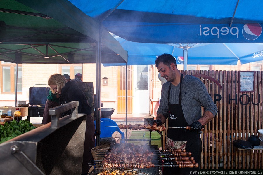 На ход руки: как проходит Fish Food Festival в Зеленоградске