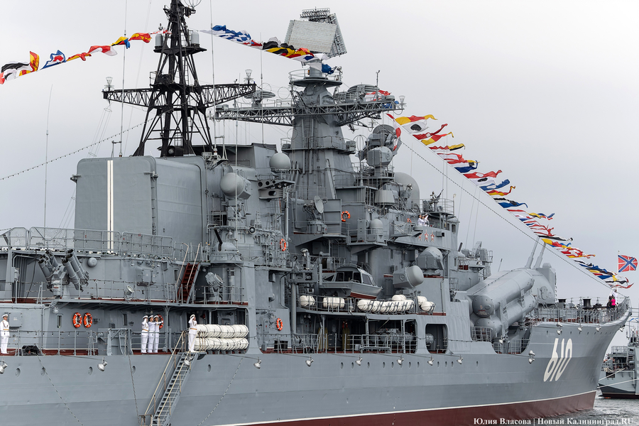 День ВМФ в Балтийске: как прошел парад кораблей Балтфлота (фото)