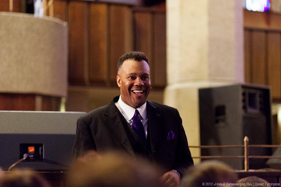 «Из Соединенных Штатов с любовью»: фоторепортаж с концерта «The Brotherhood Singers»