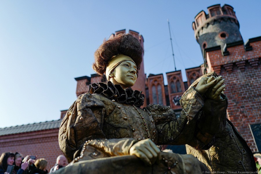 Тот же праздник, только в профиль: День длинной колбасы прошёл на новом месте