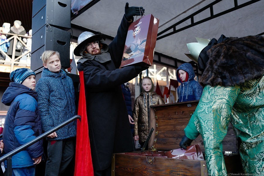 Тот же праздник, только в профиль: День длинной колбасы прошёл на новом месте