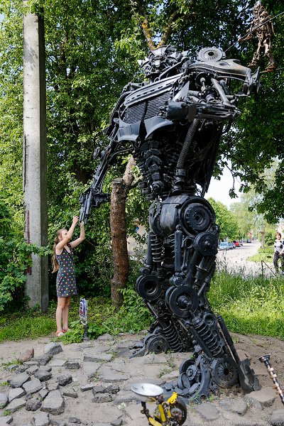 Смотришь на деталь и видишь хвост: житель Гвардейска создаёт трансформеров