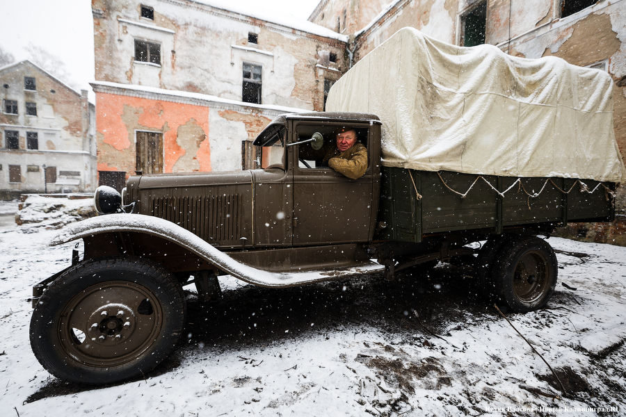 Кино, форт и «Старь»: куда разъехались ретроавтомобили Владимира Яновского (фото)