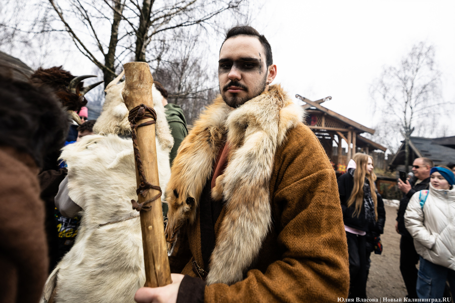 Блины, пляски и огонь: как отпраздновали Масленицу в поселении викингов «Кауп»