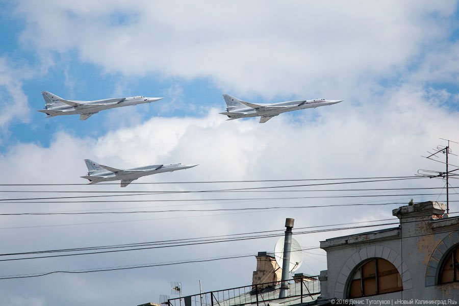 Мчатся самолеты ниже облаков: репетиция Парада Победы в Москве (фото)