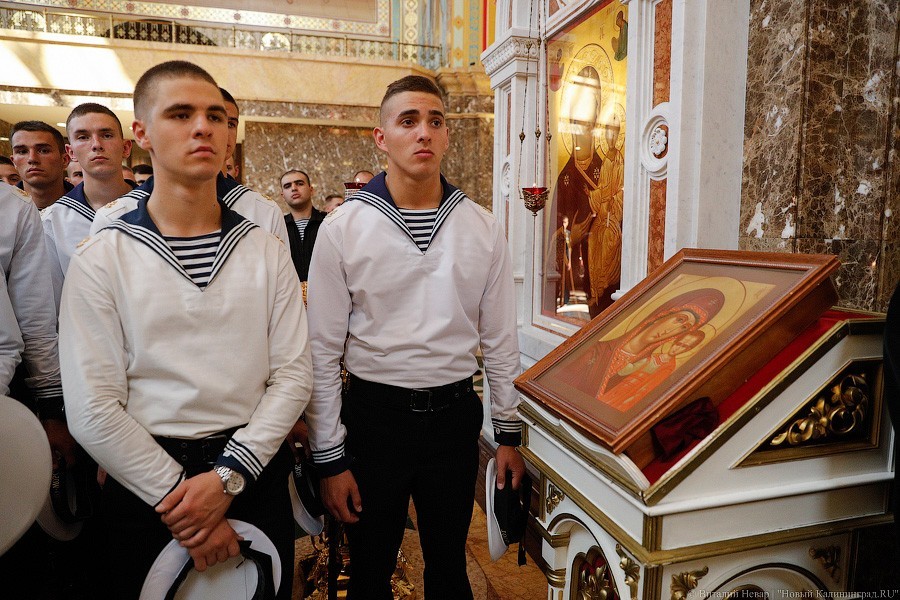 Образ апостола: в храм Христа Спасителя привезли главную икону ВМФ (фото)