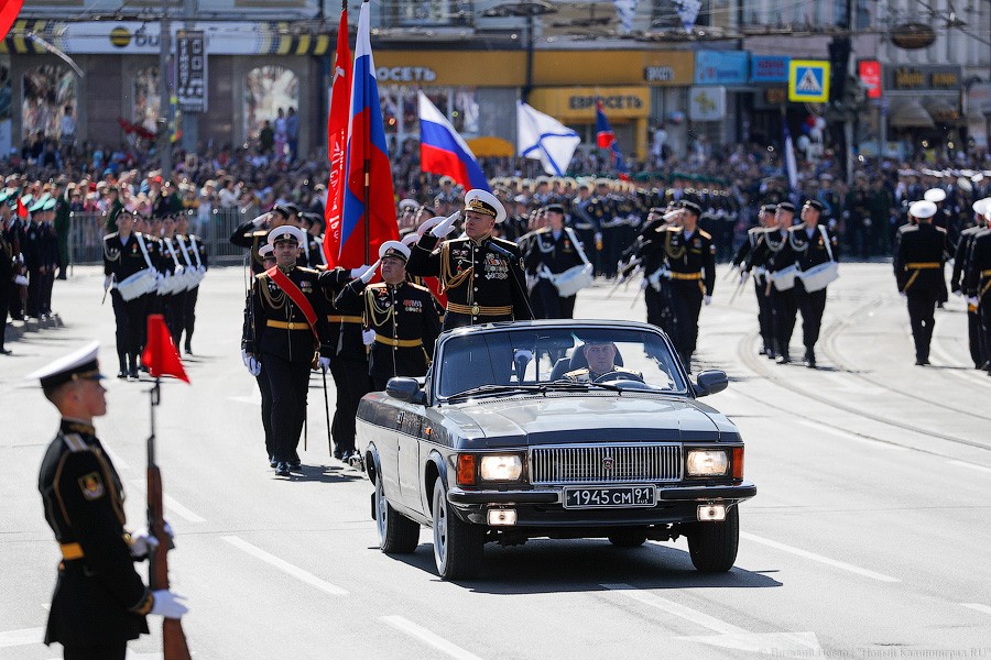 Курсантки, кадеты и танк: как прошёл Парад Победы в Калининграде (фото)