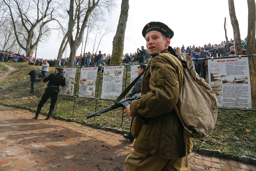 Снова взяли Кёнигсберг: как прошла реконструкция сражения у форта №5